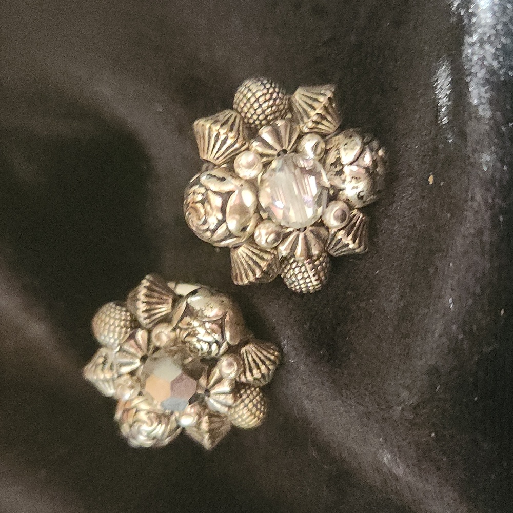 Vintage Detailed Silver Bead Clip Earring